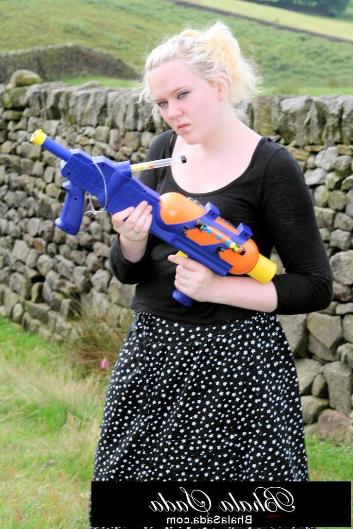 25P British Babe