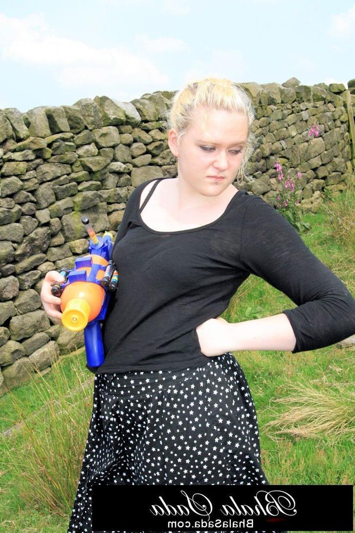 25P British Babe