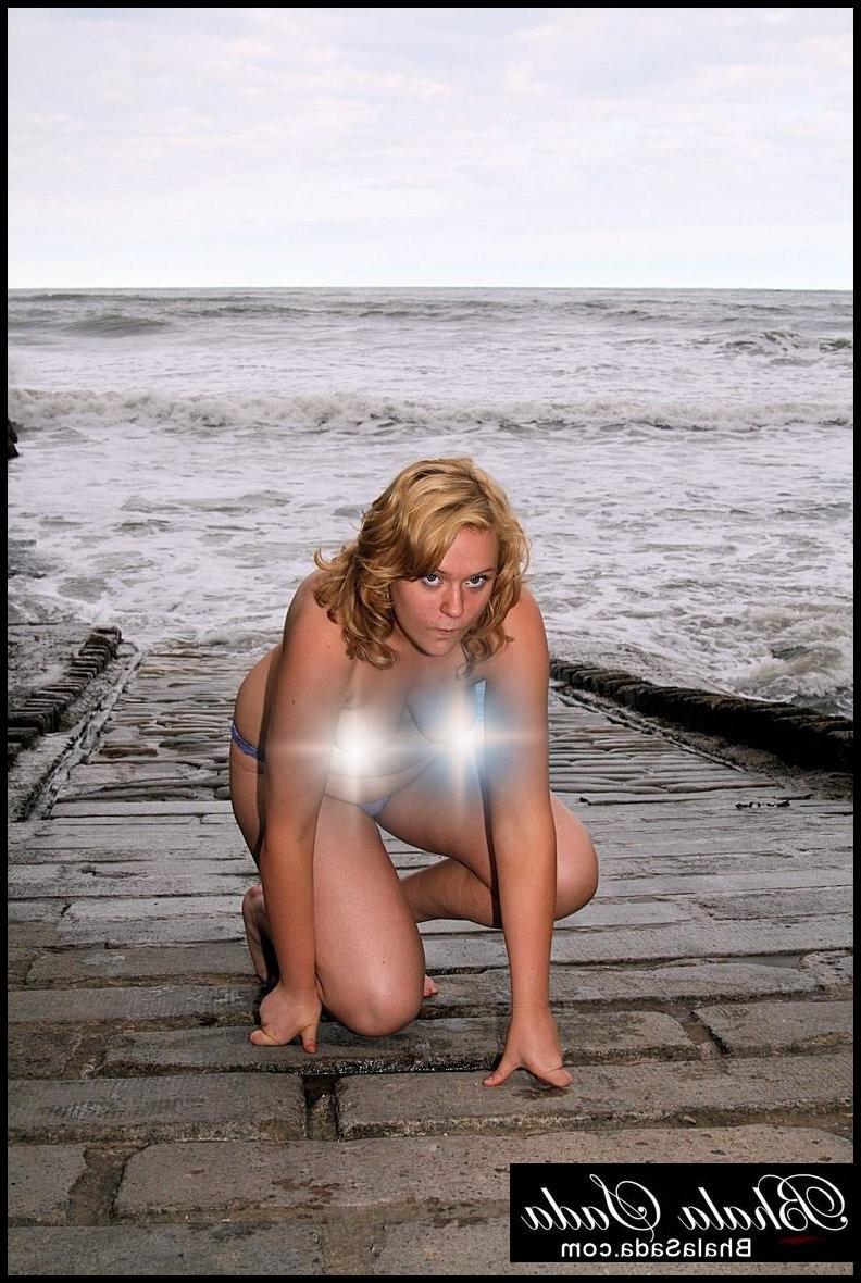 14P British Babe