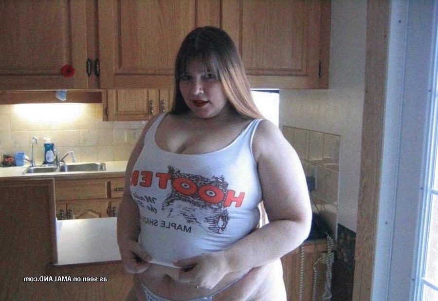 10P BBW chick aspiring to be a hooter girl