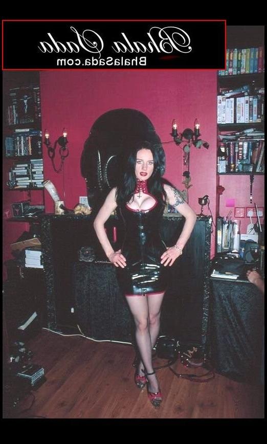 14P British Babe