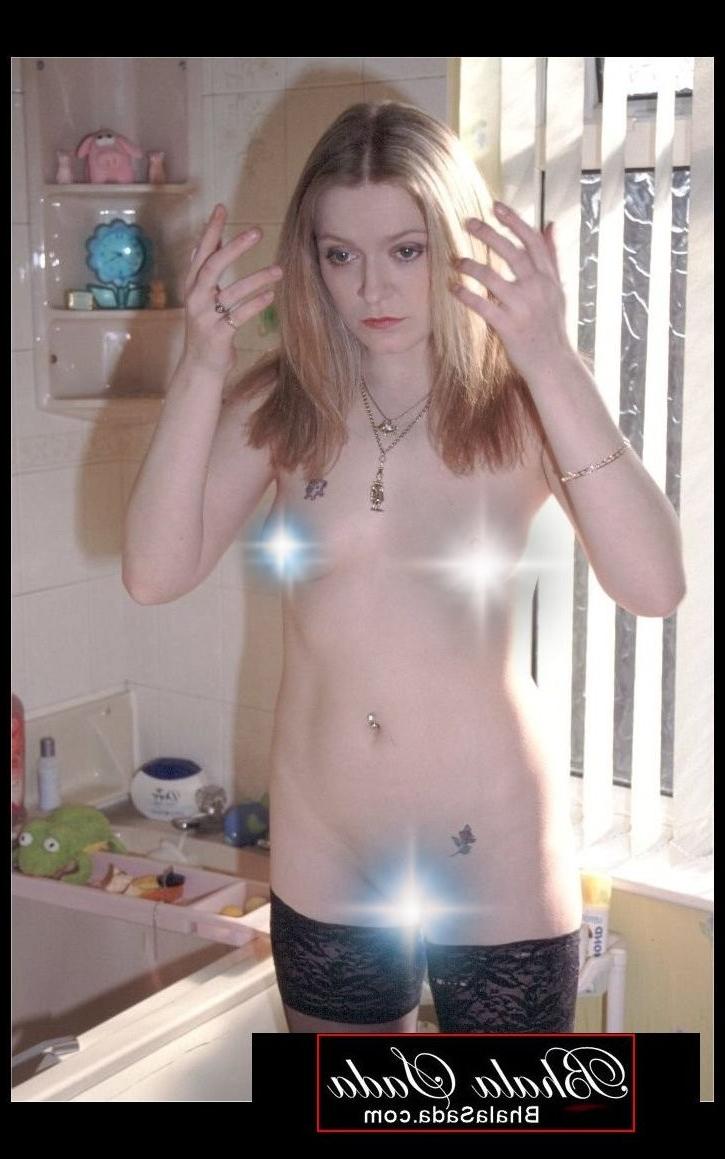 12P British Babe
