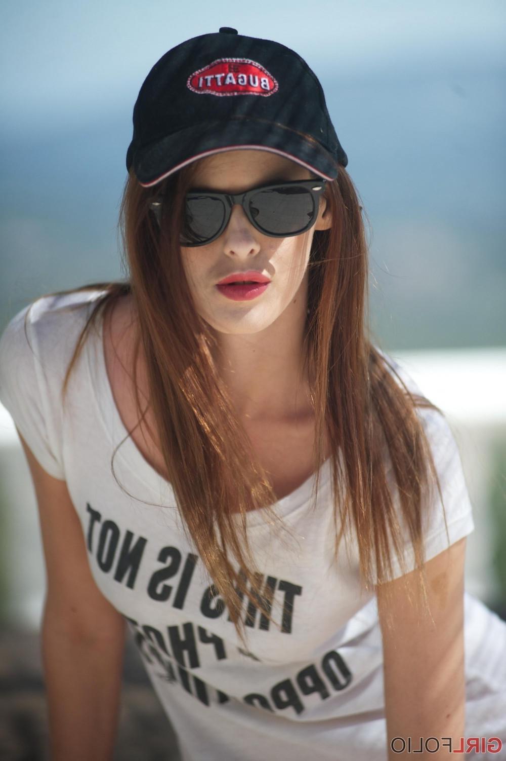 12P gorgeous girl Melissa Tongue