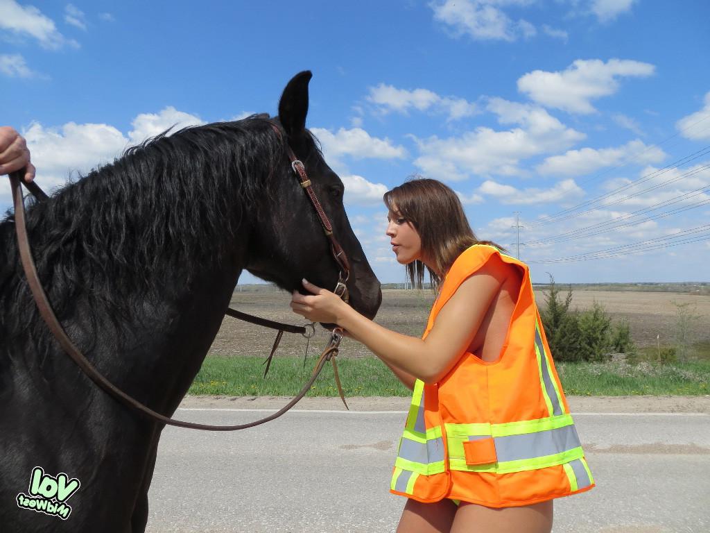 16P Amateur midwest teen nude roadwork