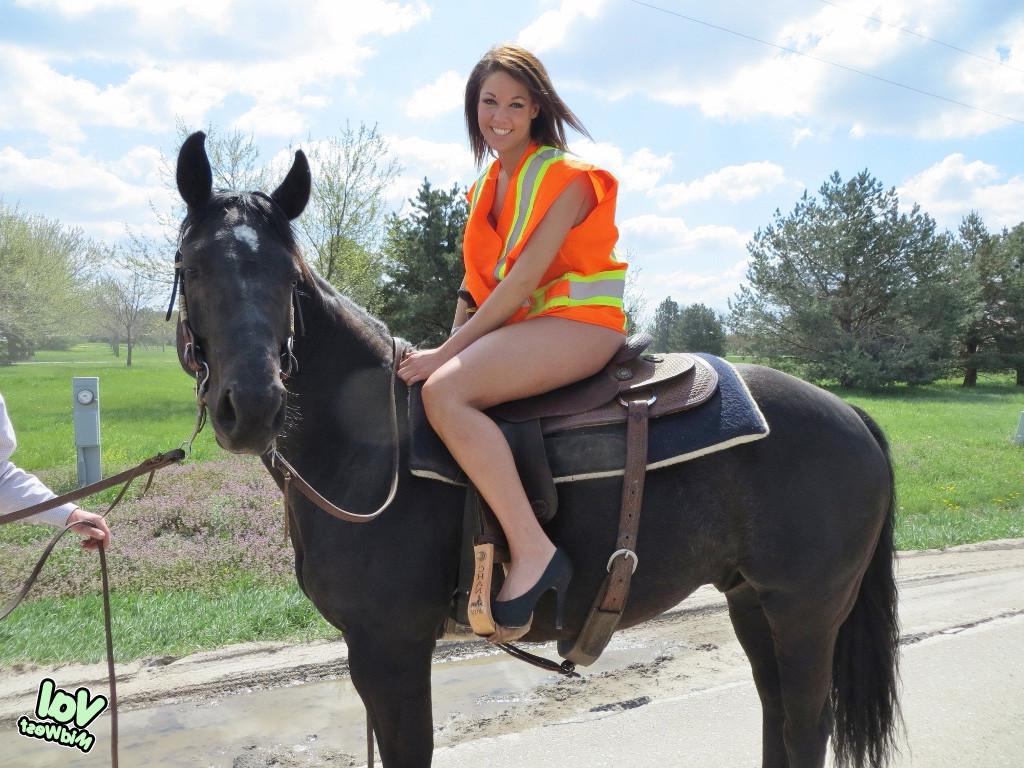16P Amateur midwest teen nude roadwork