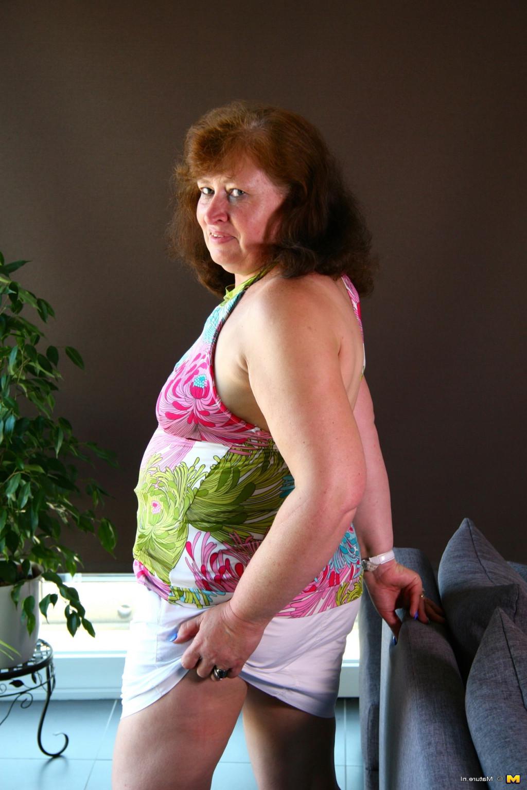16P Chunky Dutch housewife feeling naughty