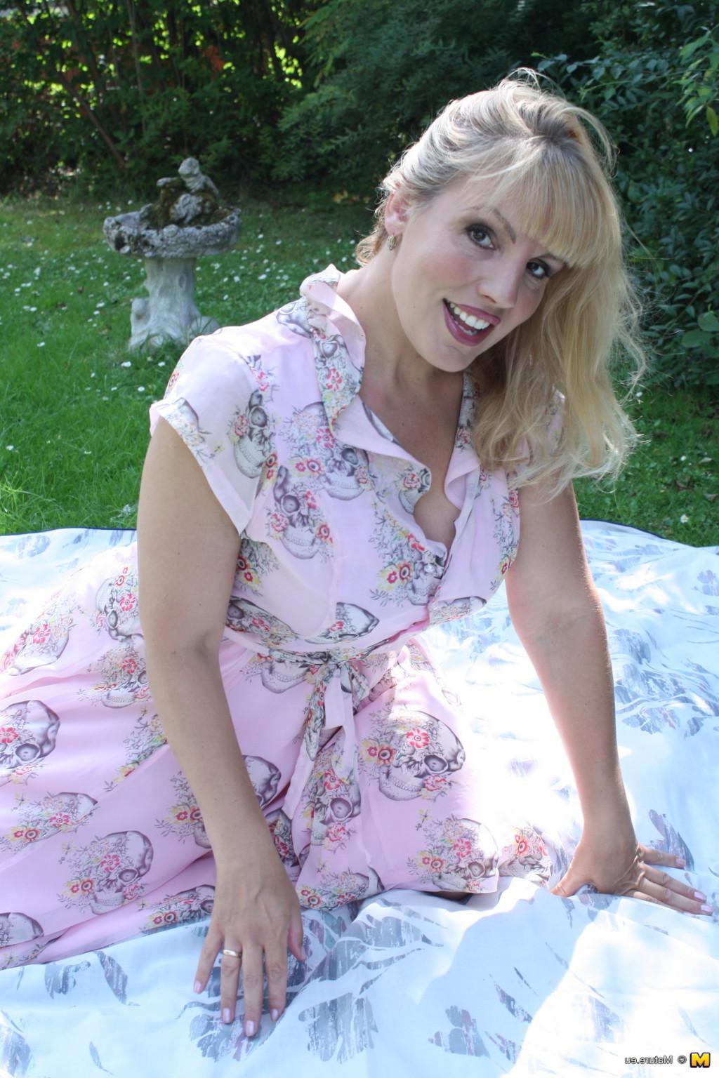 16P Hot Blonde British mom playing on a picnic