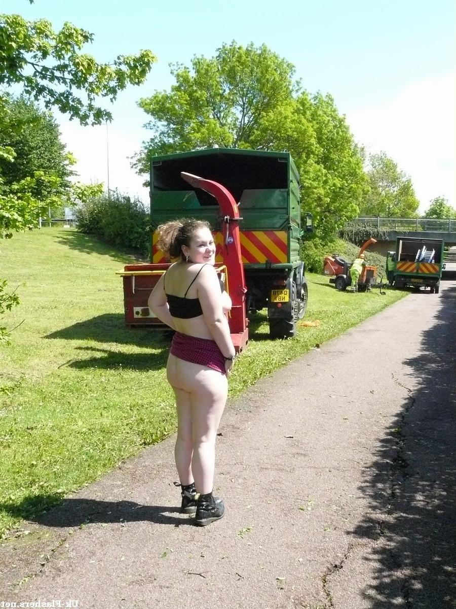 16P Amateur fattys public nudity and revealing outdoor stripteasers exhibitionism
