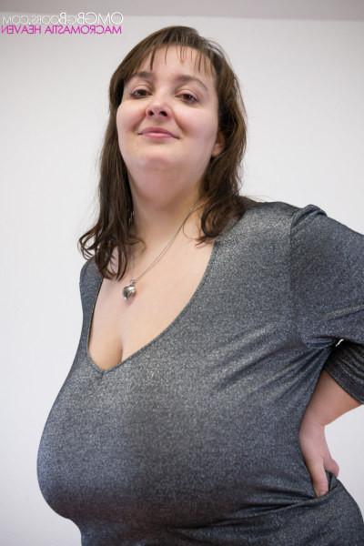 15P Chubby amateur pulls and stretches her gigantic boobs