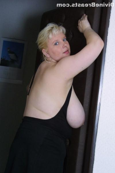 15P Chubby amateur babe letting her gigantic funbags loose