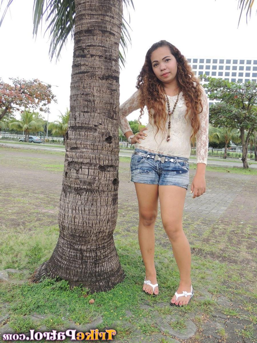 15P Chubby Filipina with clean shaven pussy gets drilled