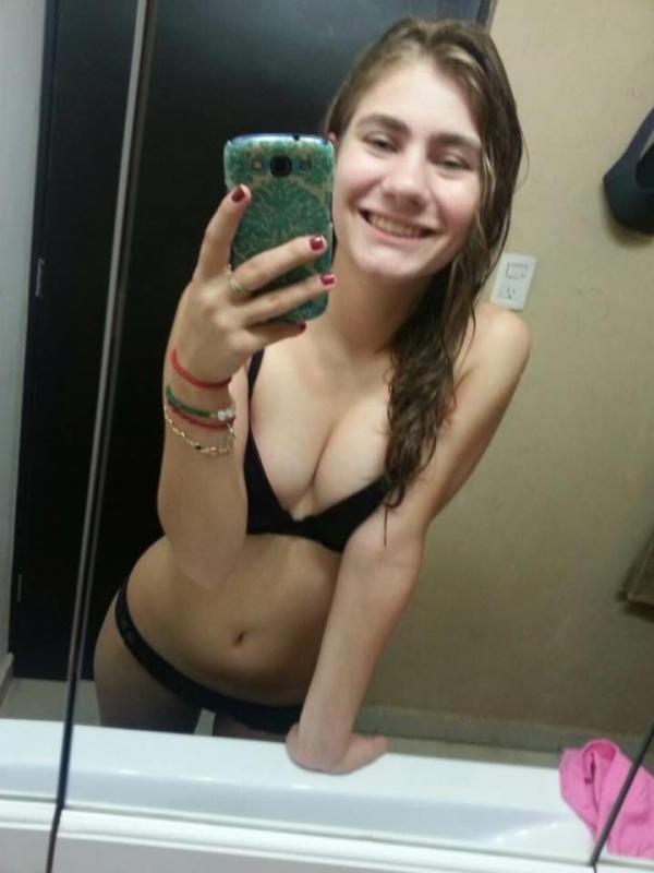 14P Beautiful teenager gets naked in leaked self shot pics