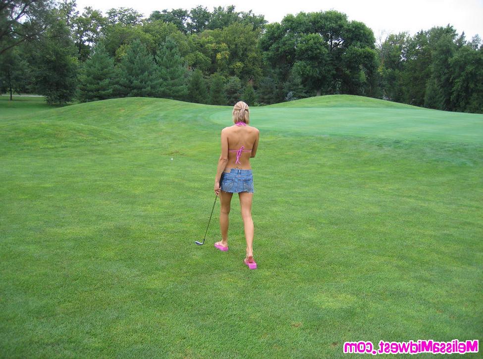 16P Melissa gets naked while trying to play golf!