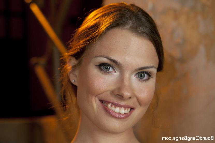 15P Russian mail order bride that dreams of coming to America, but..