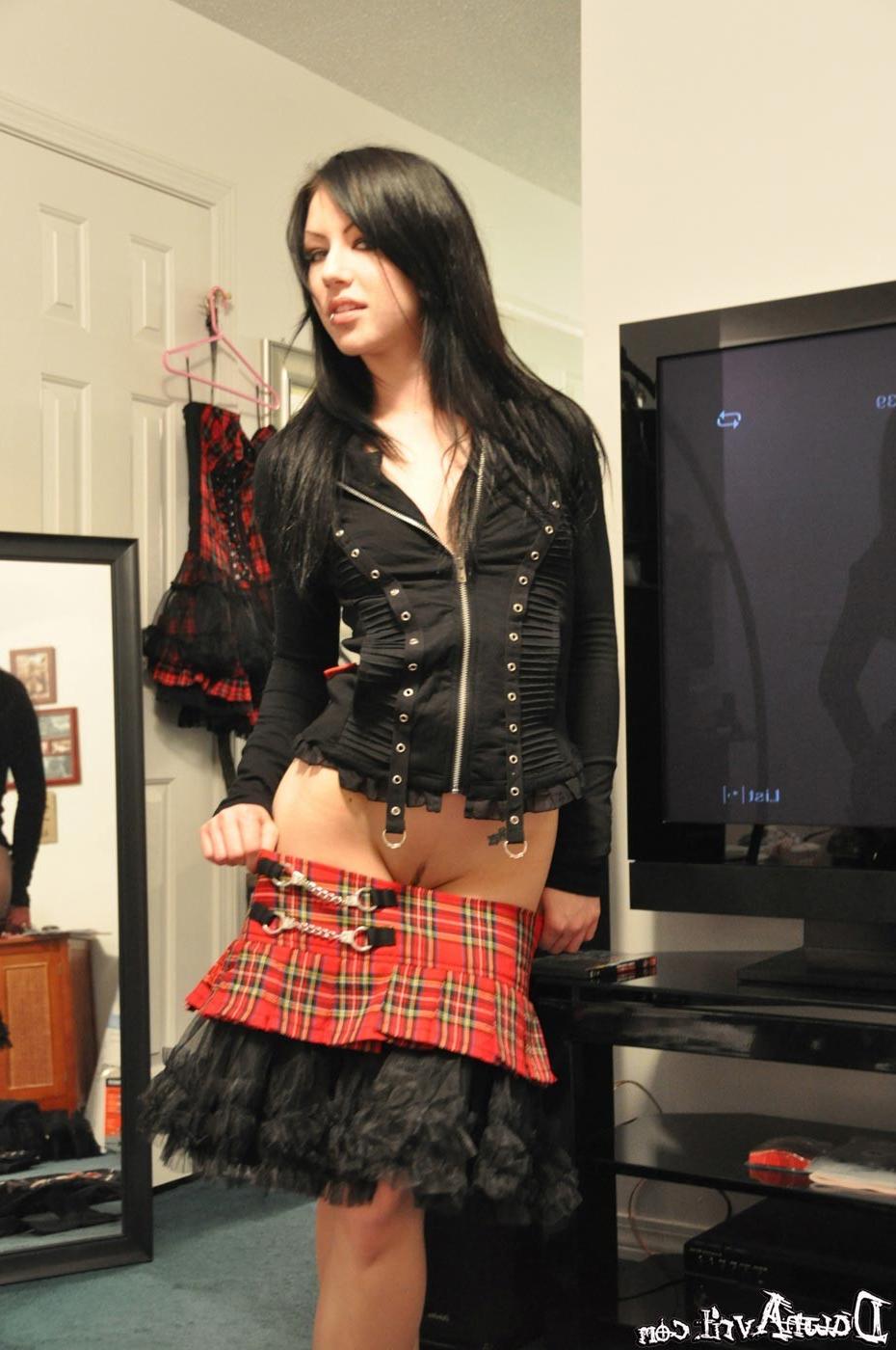 16P girl trying on clothes