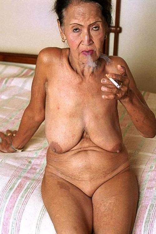 15P Older Grannies and matures showing their wrinkled bodies