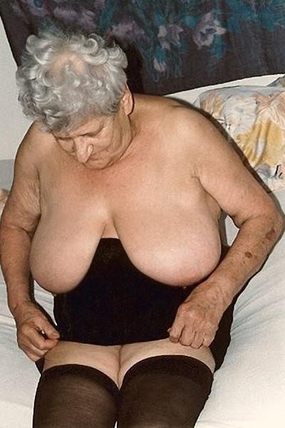 15P Older Grannies and matures showing their wrinkled bodies