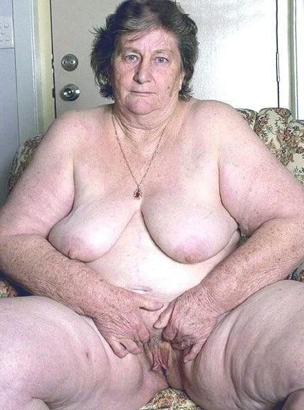 15P Older Grannies and matures showing their wrinkled bodies
