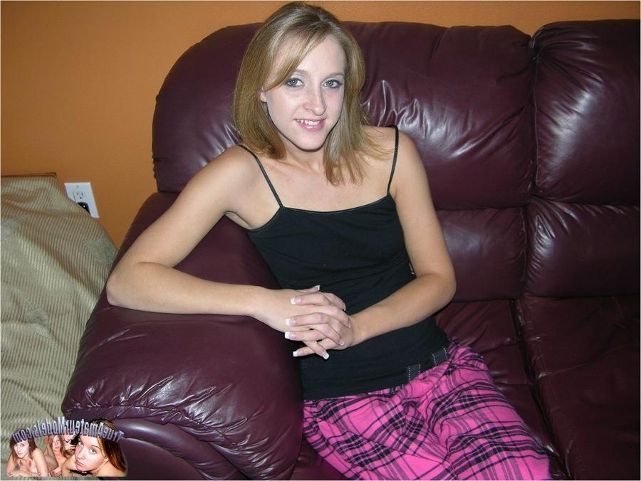 14P Watch codi model nude at the amateur photo shoot