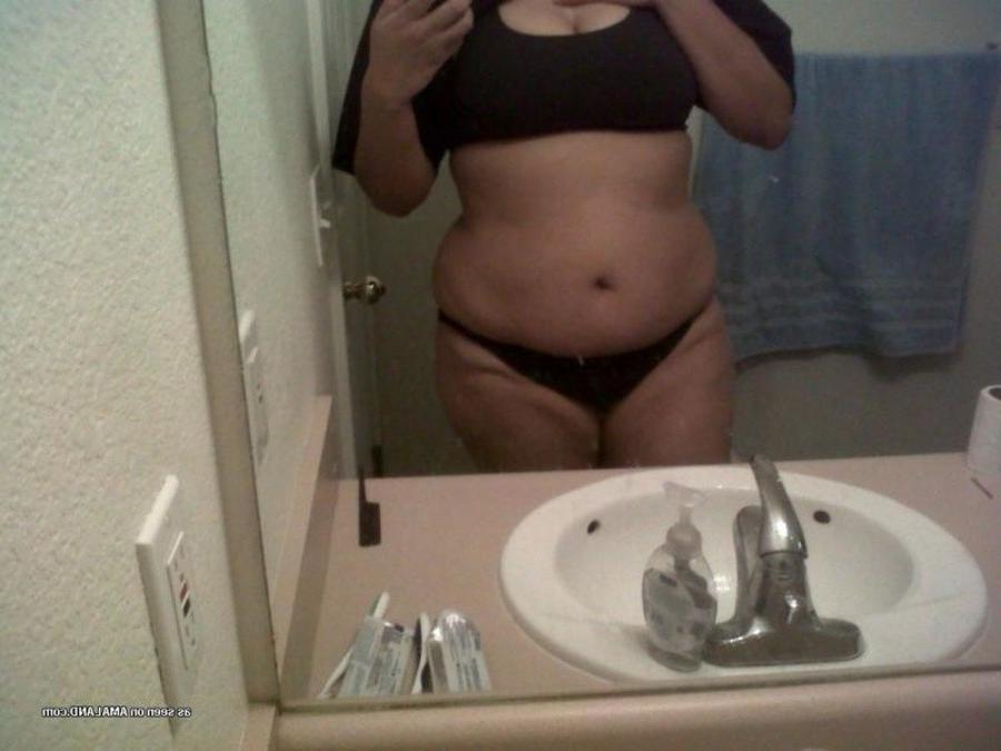 10P Compilation of amateur chunky girlfriends posing sleazy