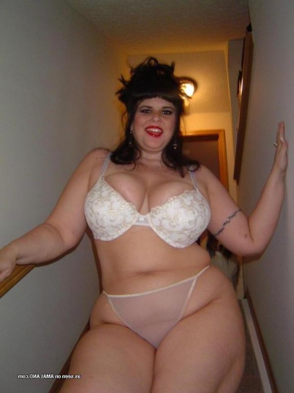 10P Shaved brunette plumper in her sexy kinky lingerie