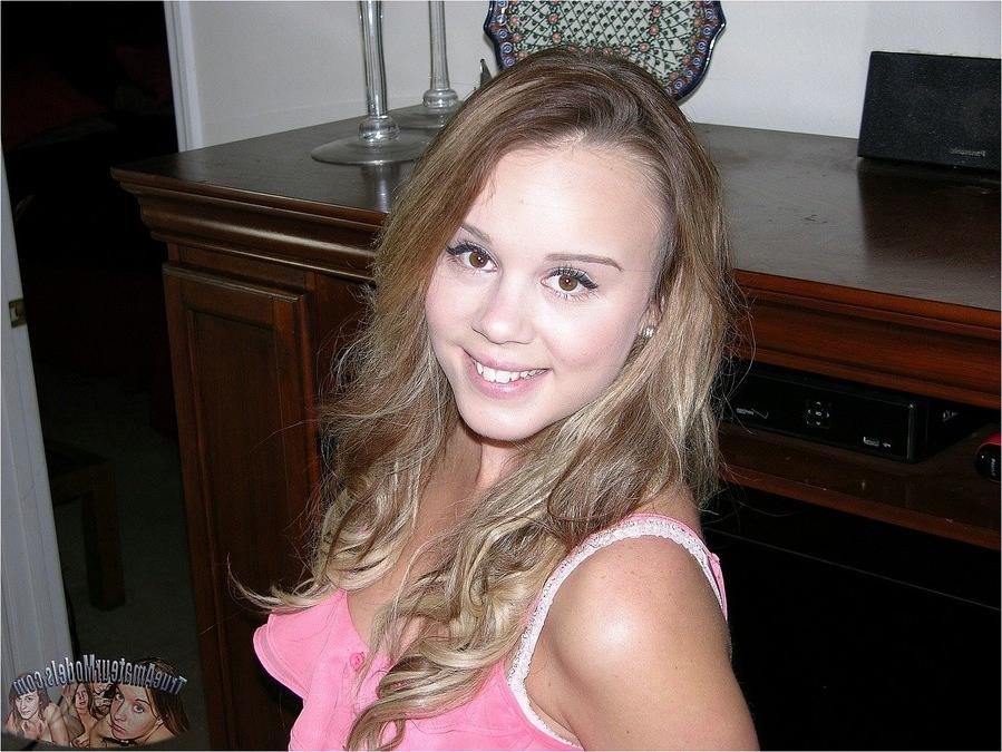14P Nude amateur teen pictures from true amateur models alexis a model