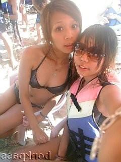 11P Chinese girls looking sexy in bikinis