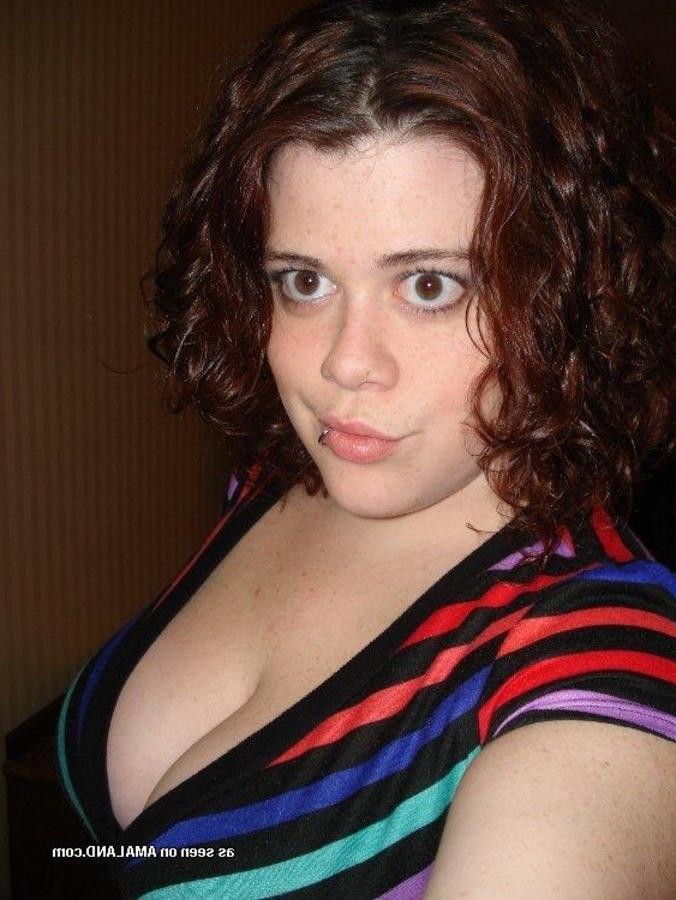10P Brunette chunky chick self-shooting and showing big tits