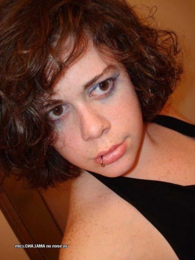 10P Brunette chunky chick self-shooting and showing big tits