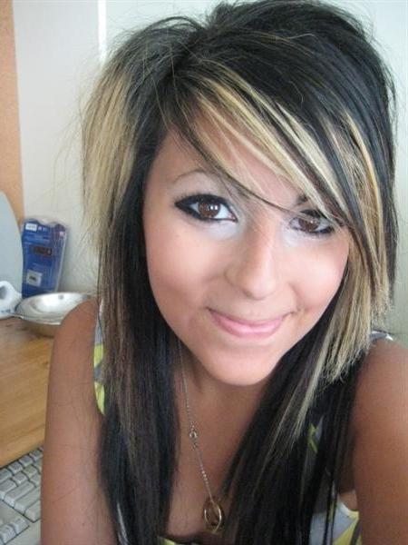 9P Punk teen posing with friends