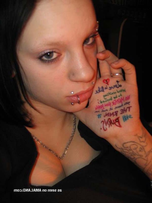 10P Picture set of an amateur hot punk rocker chick