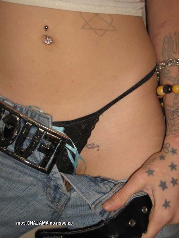 10P Picture set of an amateur hot punk rocker chick