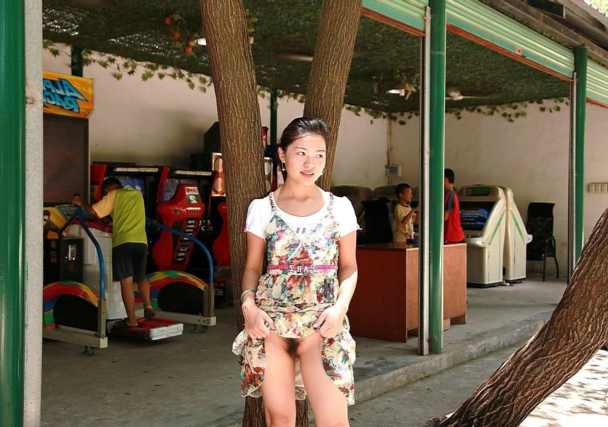 16P Amateur swinging nudists undressing and flashing in public