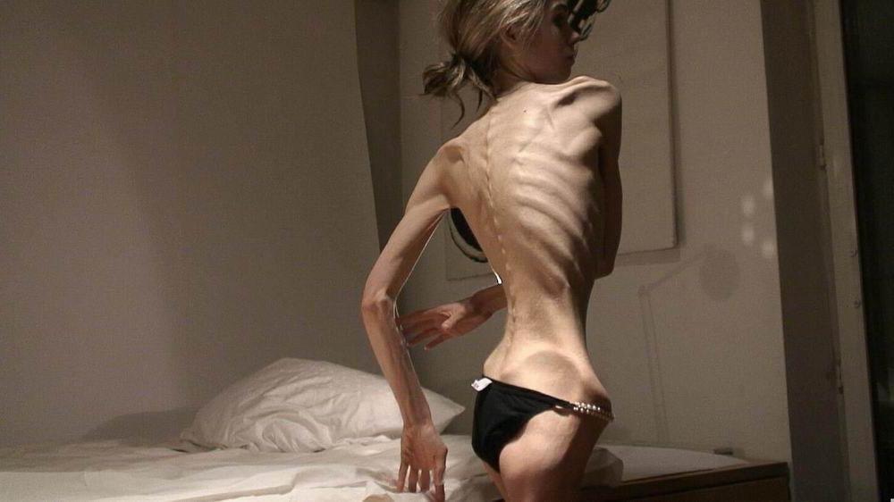 16P extremely skinny amateur girls poser