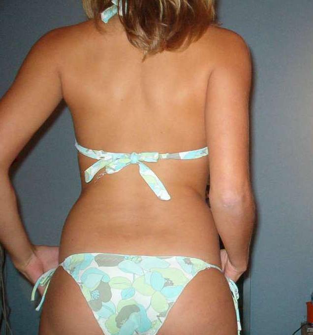 10P Pictures of a hot babe exposing her large juggs
