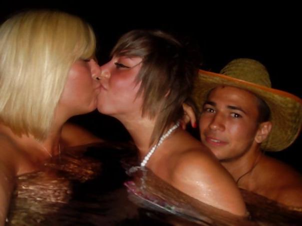25P British teens on holiday