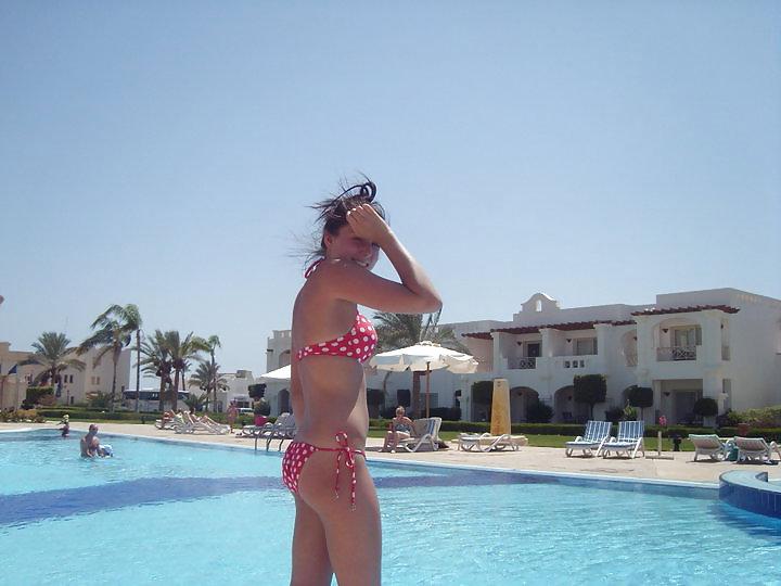 25P British teens on holiday