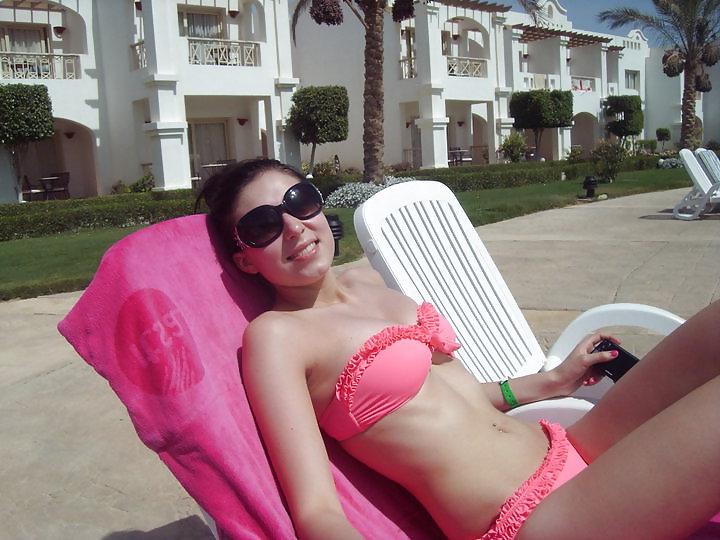 25P British teens on holiday