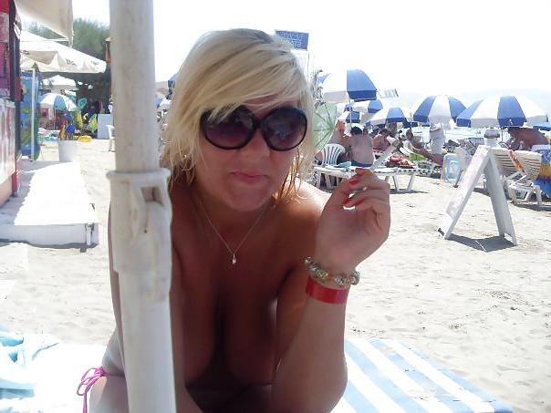25P British teens on holiday