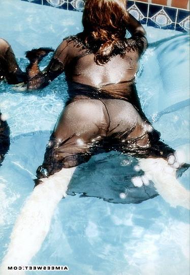 20P Aimee Sweet and her girlfriend getting nasty in the pool