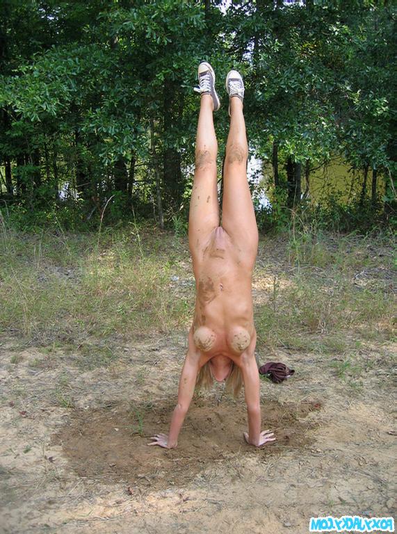 15P Foxy Jacky rolling in the mud naked and dirty