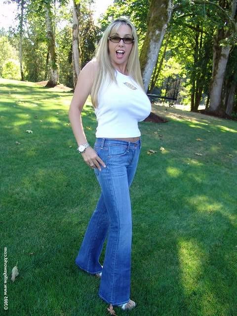 14P Wifey topless in the woods