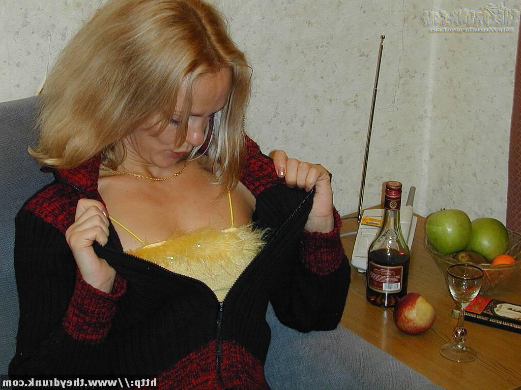 16P Decent lady gets deaddrunk and turns into wild horny bitch