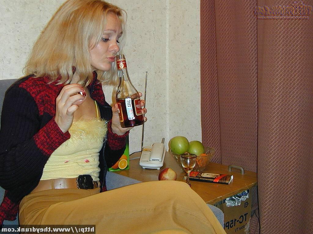 16P Decent lady gets deaddrunk and turns into wild horny bitch