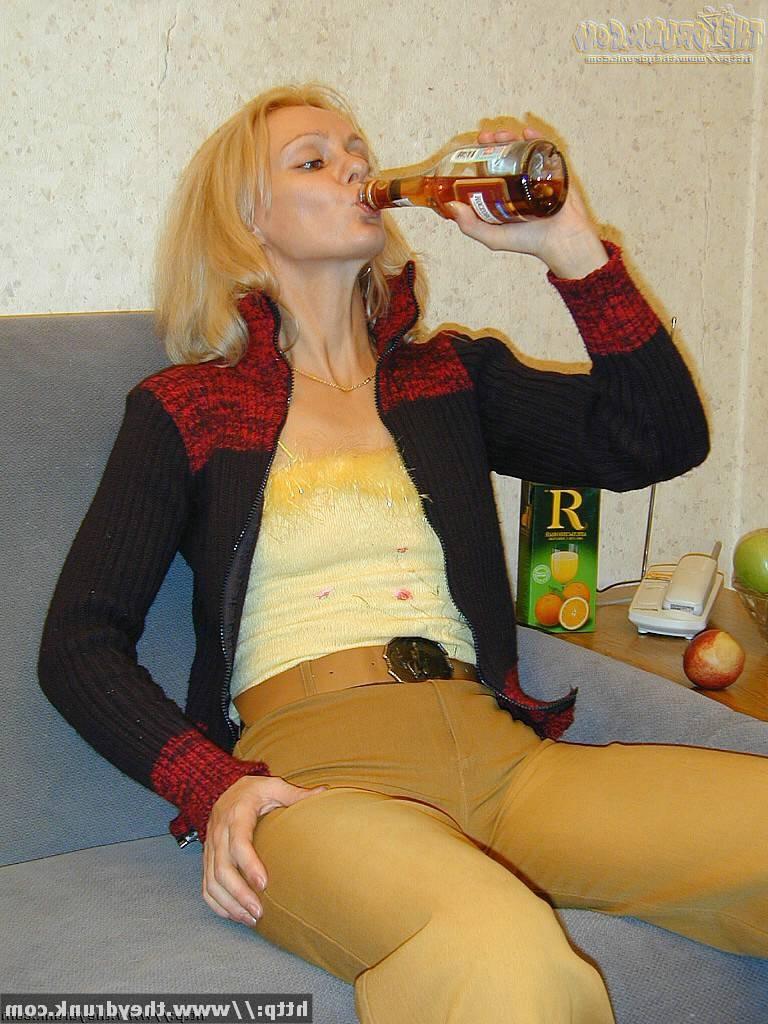 16P Decent lady gets deaddrunk and turns into wild horny bitch