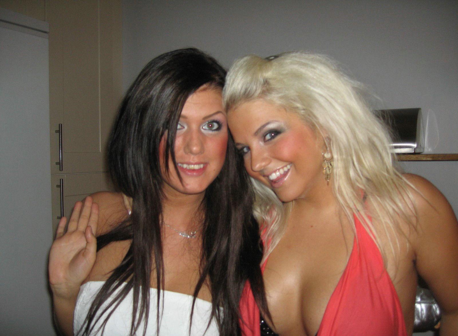 15P Juicy hottie showing her boobs