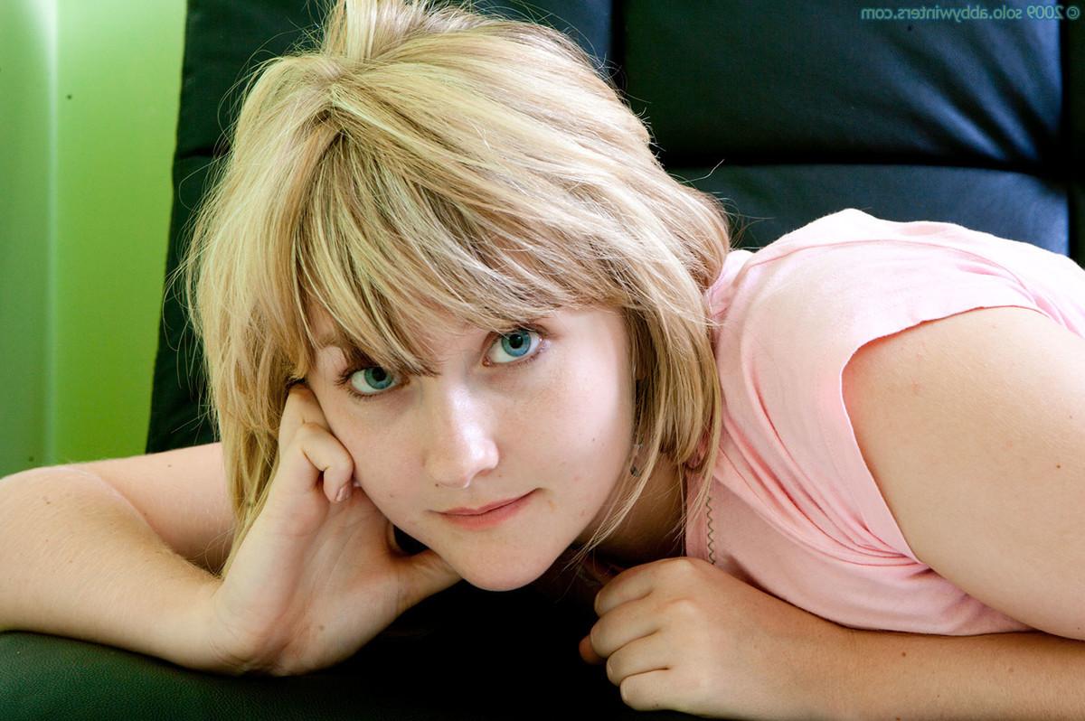 15P Cute perky blonde amateur Anna showing her unshaved hairy pussy