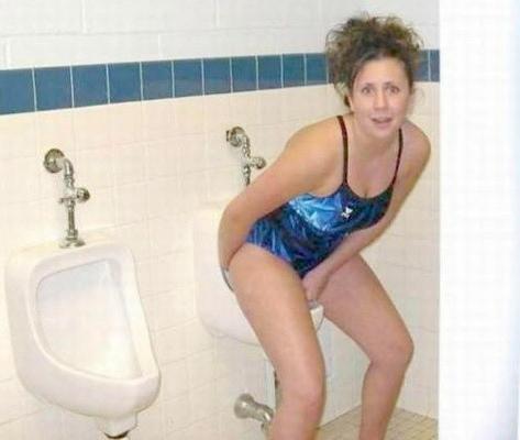 15P Hot pics of hot babes sitting on the toilet