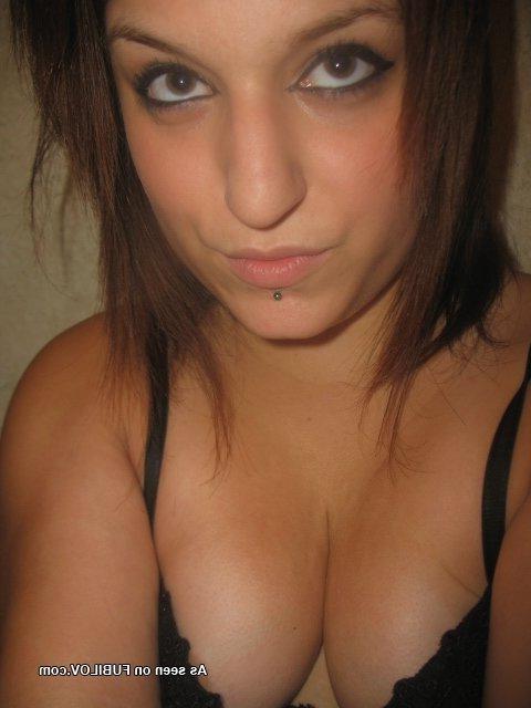 10P Naughty horny wild amateur bitch flashes her nice tits
