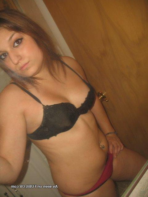 10P Naughty horny wild amateur bitch flashes her nice tits